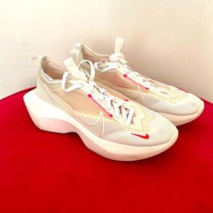 Nike Vista Lite | Size 8